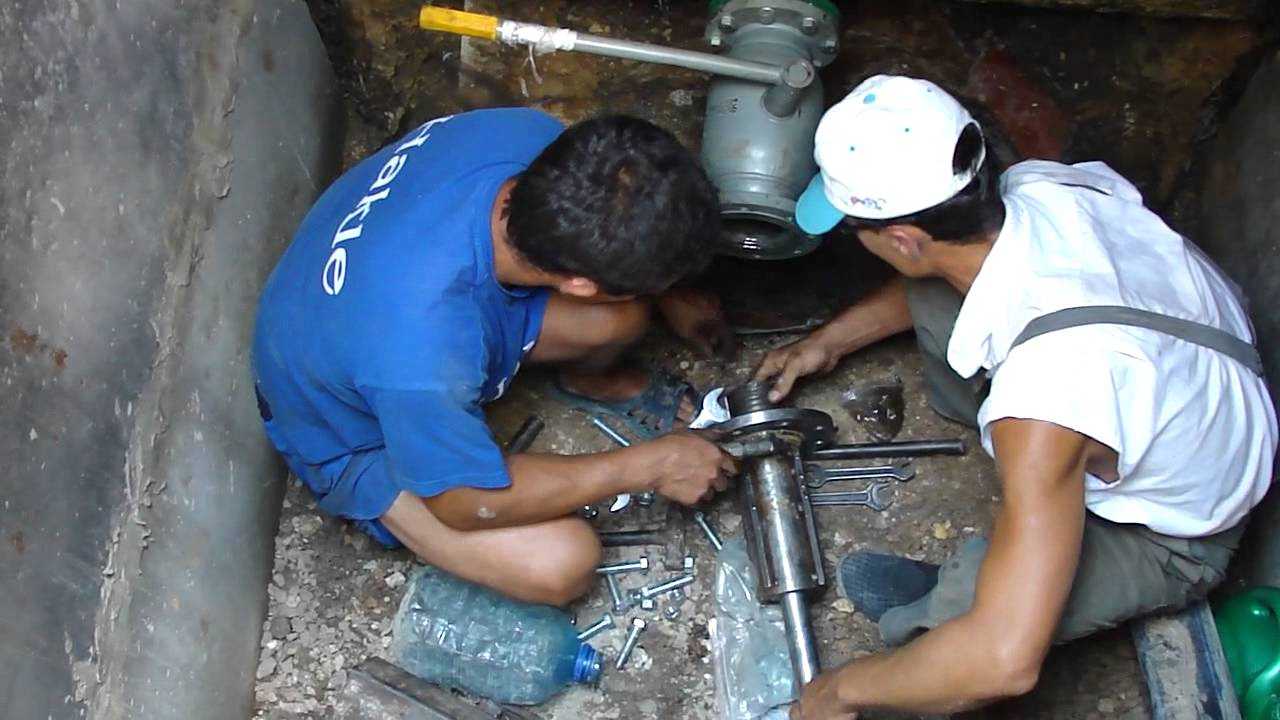 Врезка в водопроводную трубу магистрального водоснабжения