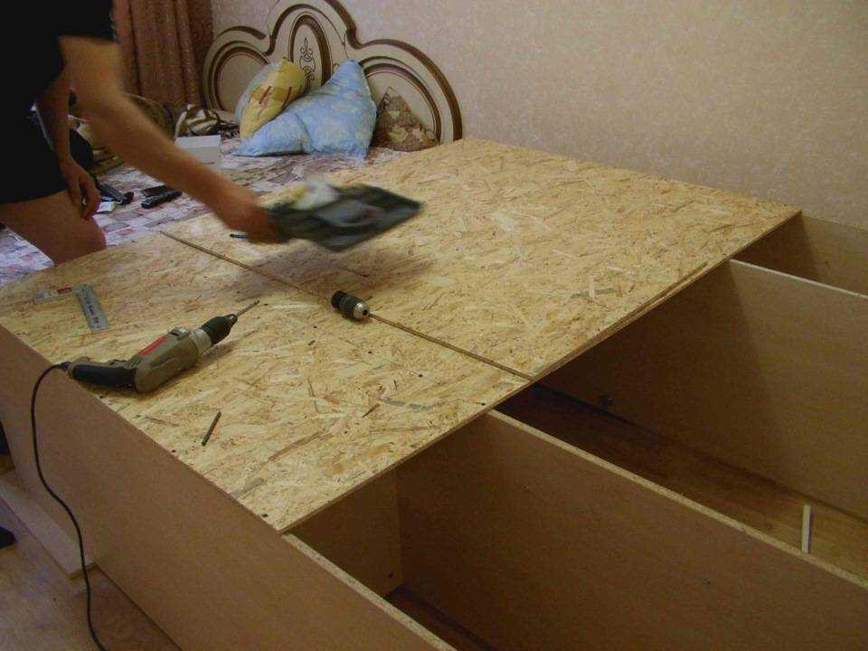 Декорирование мебели своими руками - техника и идеи