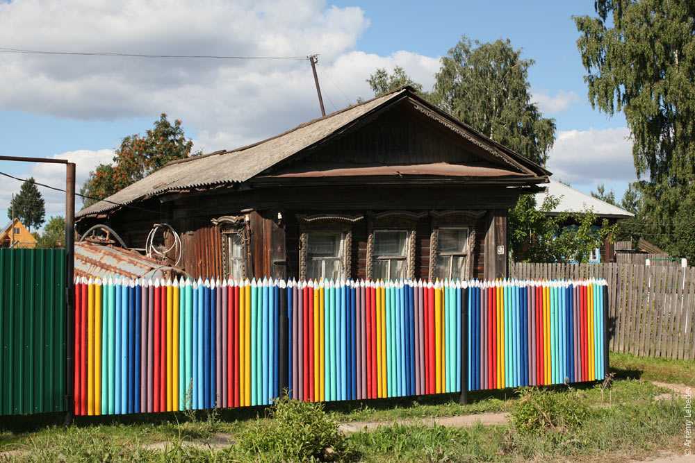 Как покрасить бетонный забор и какую краску использовать?