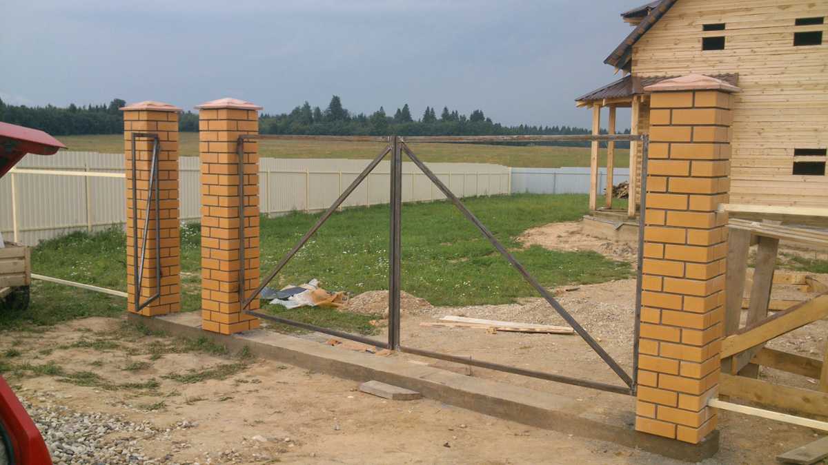 Столбы для ворот из кирпича своими руками - svoivorota » svoivorota