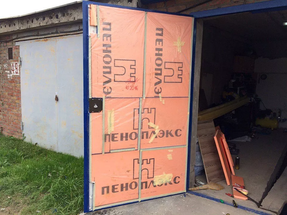 Отделка гаражных ворот снаружи своими руками