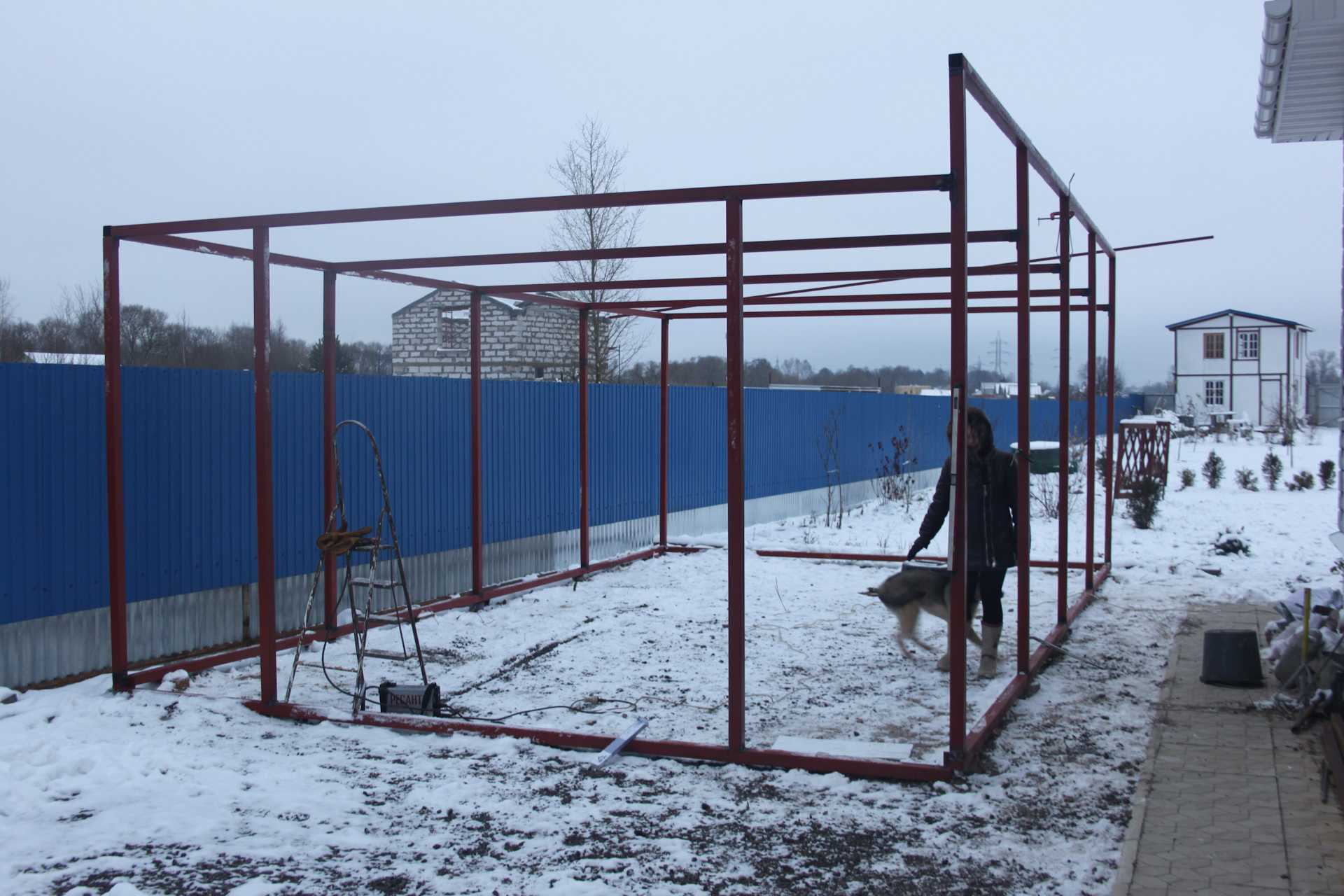 Как построить гараж из трубы своими руками